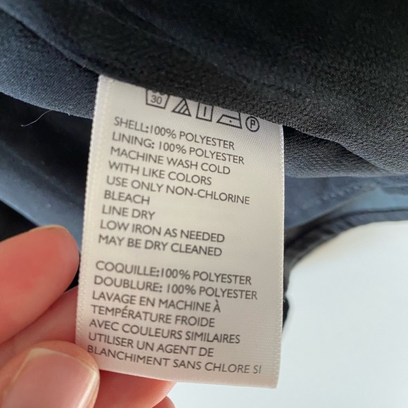 Black Scallop Neckline Spaghetti Strap Tank Top - Picture 7 of 8